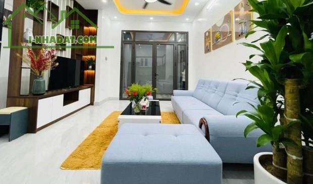 BÁN GẤP NHÀ , 3 TẦNG (40M2) LÊ VĂN LƯƠNG, QUẬN 7,  HẺM THÔNG, GIÁ RẺ - 1