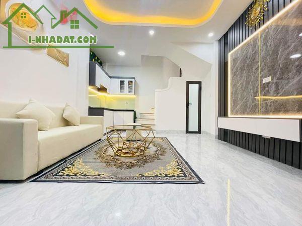 Siêu đẹp nhà Xuân Phương, 3 phòng ngủ rộng, 4wc, nội thất đẹp giá 4.7 tỷ