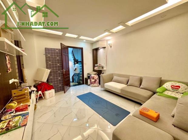 Bán Nhà Cổ Linh, Phường Thạch Bàn, Long Biên 33m2, 5T giá 5,45 tỷ