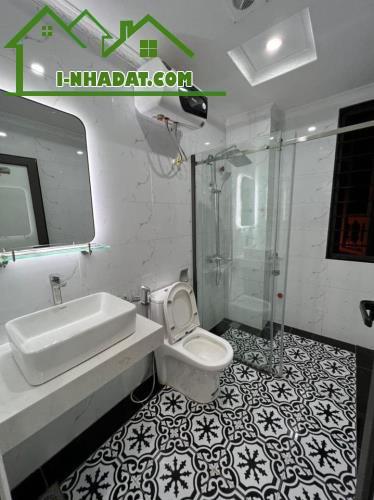 HOT! Bán Ngay Nhà Thượng Thanh, Long Biên 5T, 33m3 chỉ 4,7 tỷ - 2
