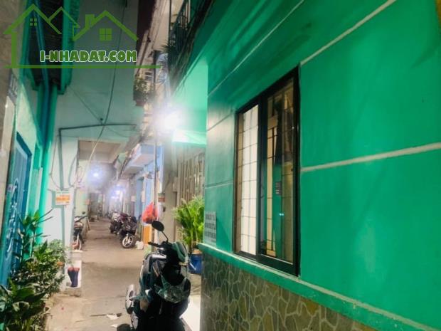 [QUẬN 8] NGANG GẦN 5M - 30M2  - CÁCH MẶT TIỀN ĐÔNG HỒ 20 M - SỔ HỒNG RIÊNG - 5
