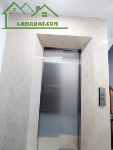 Bán nhà mặt phố Văn Cao tây hồ 6 tầng thang máy cách mặt hồ tây 50 m
