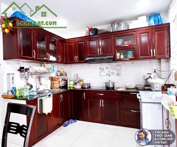 BÁN NHÀ 4 TẦNG BÊ TÔNG CỐT THÉP. 31M2. HẺM YÊN TĨNH. XUNG QUANH NHIỀU TIỆN ÍCH. SÁT QUẬN 1 - 2
