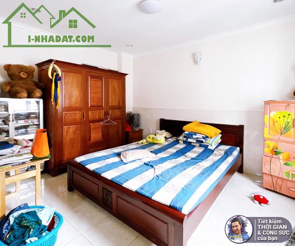 BÁN NHÀ 4 TẦNG BÊ TÔNG CỐT THÉP. 31M2. HẺM YÊN TĨNH. XUNG QUANH NHIỀU TIỆN ÍCH. SÁT QUẬN 1