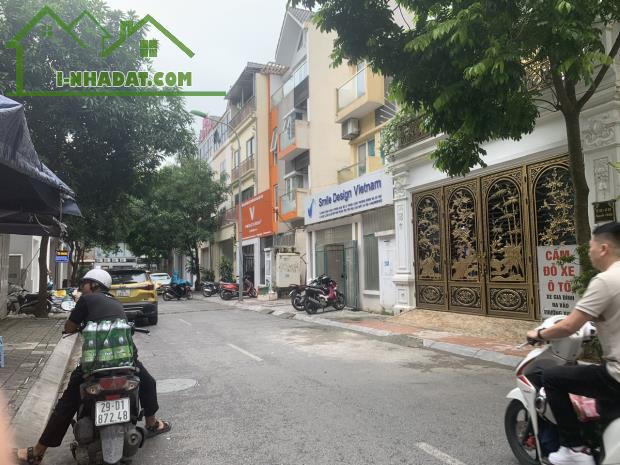 Bán nhà phố Nguyễn Văn Huyên 46m 5T  Ôtô 11,9 tỷ. 0979353468