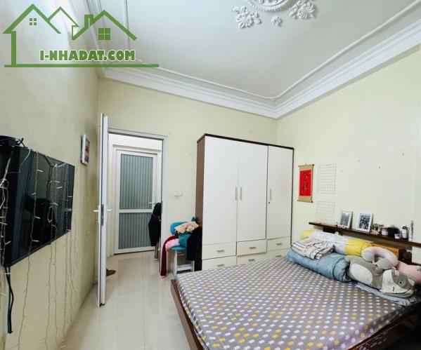 Bán nhà 4 tầng 4 phòng ngủ ngõ Văn Hương quận Đống Đa 40m nhỉnh 5 tỷ - 2