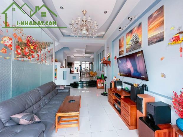 Bán Nhà Riêng 3T 130m2, Ngang 6,5m - Ô Tô Đỗ,Trương Văn Thành - Đúng 7 Tỷ TL