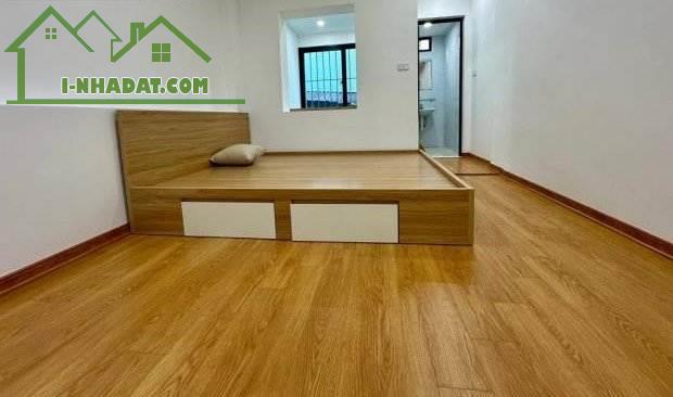 CẦN TIỀN BÁN GẤP NHÀ RỘNG, 2 TẦNG,  LÊ VĂN LƯƠNG, QUẬN 7  HẺM THẲNG, GIÁ NHỈNH 3 TỶ