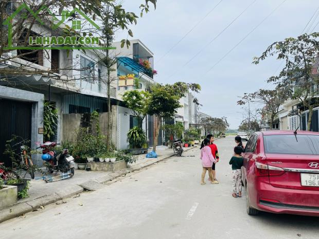 Bán nhà thô 2 tầng mái bằng Khu đô thị mới Phú Mỹ Thượng, chỉ 2,6 tỷ - 4