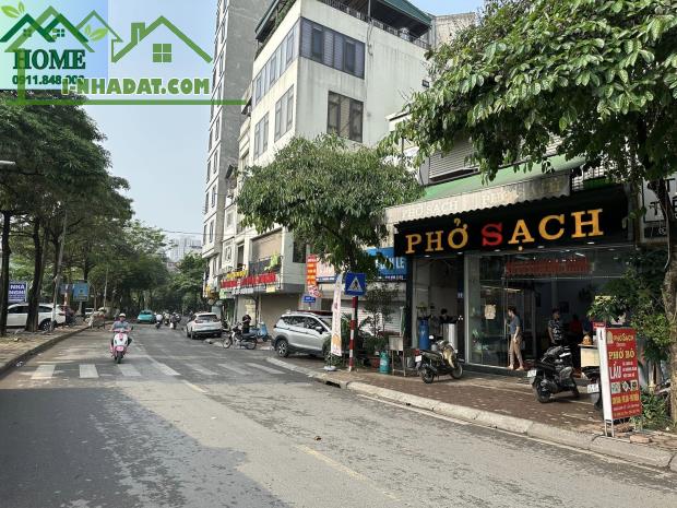 BÁN ĐẤT MẶT PHỐ THƯỢNG ĐỊNH, CẠNH ROYAL CITY, 90m , mt 8m, Giá chào bán 35,99 Tỷ.