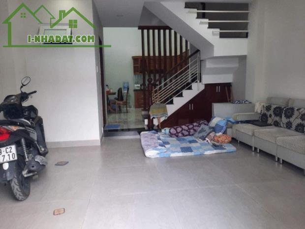 MẶT TIỀN - NGAY LÂM VĂN BỀN - 4 TẦNG BTCT - DT ~ 70M2, NGANG 5 - CHỈ 9 T.Ỷ HƠN. - 4