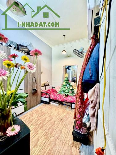 NGÕ NÔNG RỘNG, SÂN CHUNG – Nhà Cửa Đông 3 tầng 24m MT3.5 chỉ 1.92 tỷ