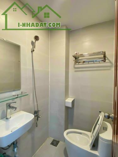 NHÀ HẺM XE TẢI GẦN EMART, DT 43m² (5 x 8.5) 15m RA ĐƯỜNG CHÍNH