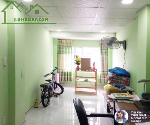 BÁN NHÀ HẺM 62 LÂM VĂN BỀN. 20M2. 3 TẦNG. KHÔNG BỊ QUI HOẠCH, 2 P NGỦ. 2 MẶT THOÁNG - 4