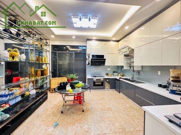 Giá RẺ chỉ 11 tỷ có nhà MTKD Tân Sơn 80m2(5x16) KD đa ngành 3 tầng ngay nhà ga T3.