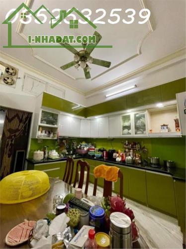 Bán gấp nhà 4 tầng, 68m2 (4m x 17m), hẻm oto 5m, đường Nơ Trang Long. Pháp lý chuẩn - 3