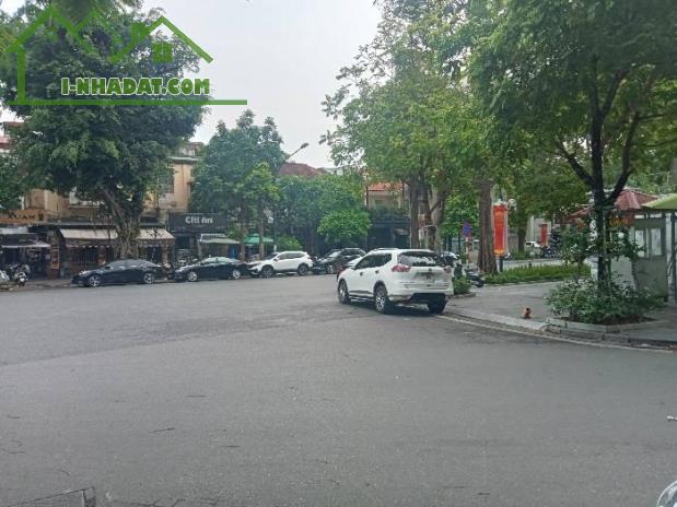 bán nhà lô góc mặt phố Trần Hưng Đạo-Hoàn Kiếm, 133m mặt tiền 10m, vị trí đắc địa