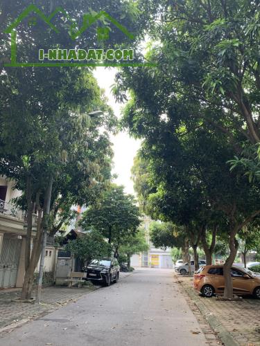 Nhà đẹp khu biệt thự Việt Hưng , 105m2, 4T, giá 26.8 tỷ