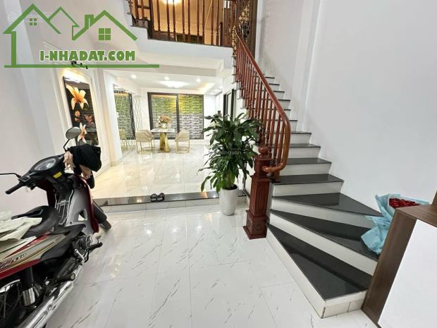 Bán Nhà 4 Tầng Mới ngõ 168 Nguyễn Lân, 44m2,mt 5,5m Giá 6,7tỷ