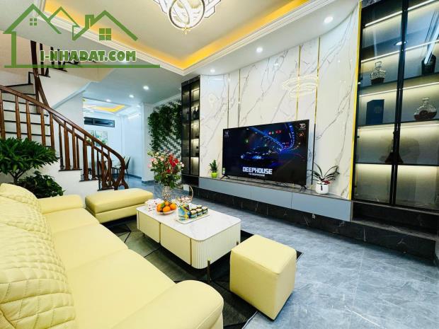 Cho thuê nhà riêng ngõ kinh doanh 178 Thái Hà, Đống Đa, nhà mới đẹp, kinh doanh tốt - 1