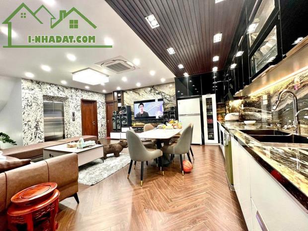 Phân lô Huỳnh Thúc Kháng, Nguyên Hồng, ô tô tránh, vỉa hè rộng, 60m2x8 tầng KD tốt 18 tỷ