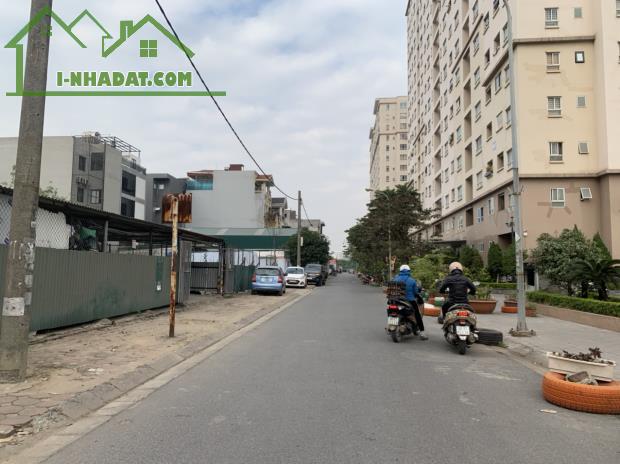 Cần bán gấp 175m đất đấu giá khu đô thị Sài Đồng, xung quanh nhiều tòa chung cư phù hợp KD - 1