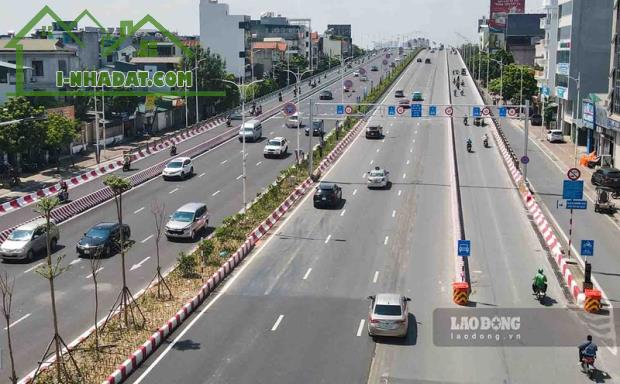 SIÊU HOT! Bán 50m2 đất mặt phố Đàm Quang Trung, cầu Vĩnh Tuy, chỉ 9.9 tỷ.