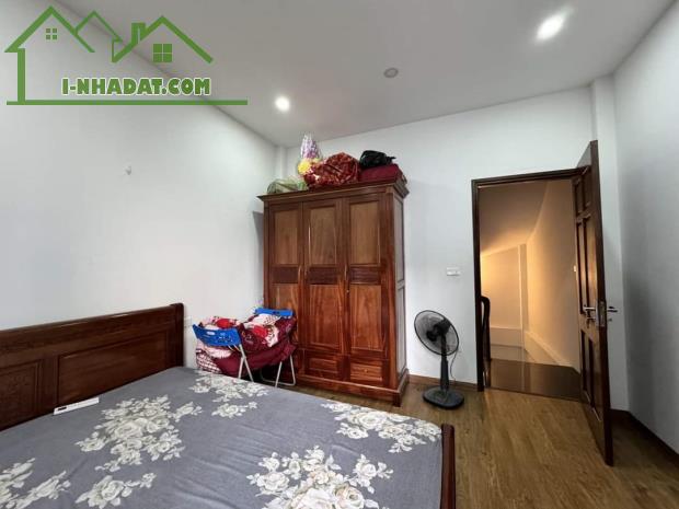 VIỆT HƯNG MẶT NGÕ THÔNG 30M2 x 5T, 2THOÁNG, KD NHỎ, GẦN BIGC. 5,6TỶ - 2