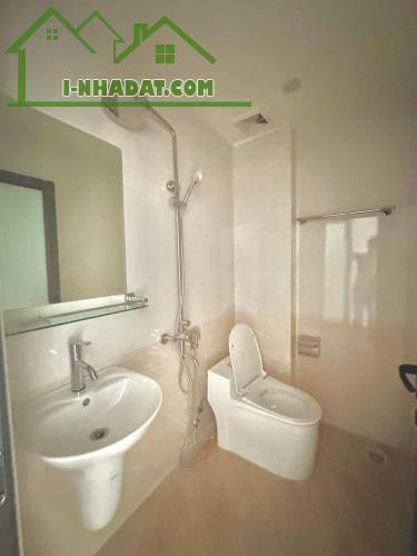 VIỆT HƯNG MẶT NGÕ THÔNG 30M2 x 5T, 2THOÁNG, KD NHỎ, GẦN BIGC. 5,6TỶ