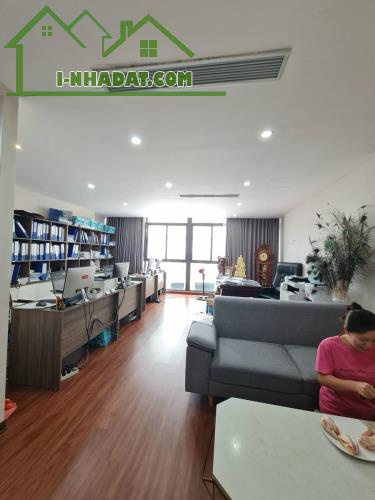 SIÊU HIẾM - PHÂN LÔ Ô TÔ TRÁNH - VỈA HÈ TO NHƯ PHỐ - KINH DOANH SẦM UẤT. - 2