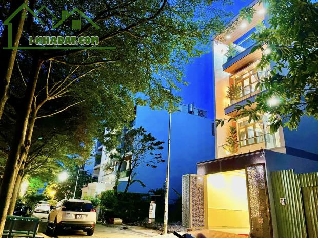 Nhà phố đẹp mới xây nội thất cao cấp Phạm Hữu Lầu Q7 - 1