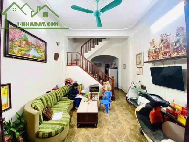 Bán nhà 47m 4 tầng ngõ 47 Nguyễn Đức Cảnh ô tô đỗ cổng 20m ô tô tránh 2 thoáng hơn 5.5 tỷ