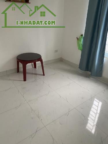 Nhà dân xây phân lô Cán bộ Thanh Trì 42m x 5 t ô tô tránh KD  gần phố giá 6.2 tỷ