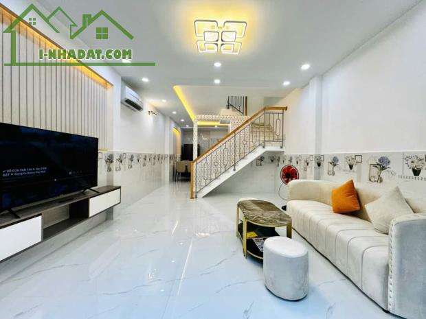 Chính chủ gửi bán gấp nhà Nguyễn Trãi, P.8, Quận 5. Giá 2tỷ660, 50m2, hẻm xe hơi - 3