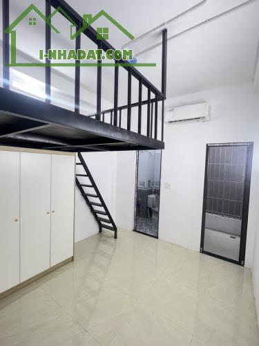 Bán tòa nhà CCMN Phùng Khoang, DT 70m2 xây mới 6 tầng thang máy, gác xép 16pkk giá 12.5 tỷ