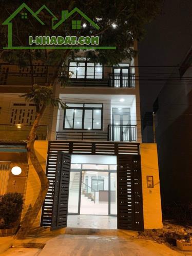 HẺM Ô TÔ THÔNG - TRỊNH QUANG NGHỊ - F7 - Q8 - 4 TẦNG - 100M2 - 7.5 TỶ.
