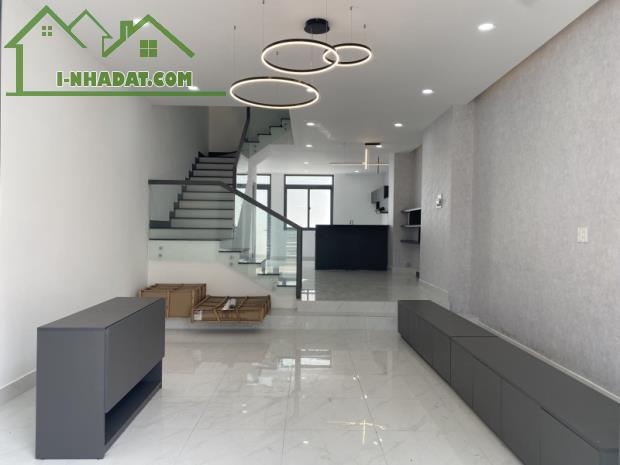 HẺM Ô TÔ THÔNG - TRỊNH QUANG NGHỊ - F7 - Q8 - 4 TẦNG - 100M2 - 7.5 TỶ. - 1