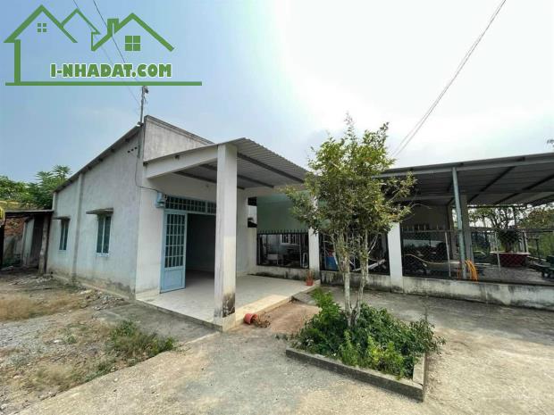 Nhà C4, MT nhựa, 407m2 full thổ, ngay KCN, Gò Dầu, SHR, Giá 530tr. - 2