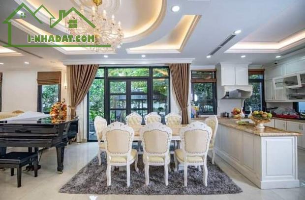 Biệt thự lô Góc 16B Làng việt kiều Châu Âu view công viên 200m2 chỉ 45.9 tỷ. 0989.62.6116