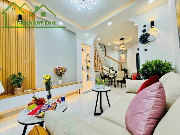 NHÀ ĐẸP SÁT BÊN HXH HOÀNG HOA THÁM-30M2-NHỈNH 4 TỶ. - 3