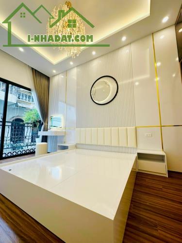 BÁN NHÀ ĐƯỜNG LÁNG ĐỐNG ĐA 45M2 5T MT 3.5M GIÁ 13.5 TỶ, OTO TRÁNH + GARA OTO. - 1
