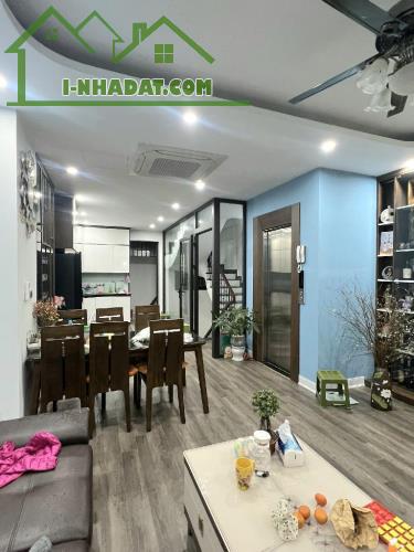 Nhà ở Phùng Khoang đẹp như biệt thự, 7 tầng thang máy chạy vù vù, 70m2, 18 tỷ