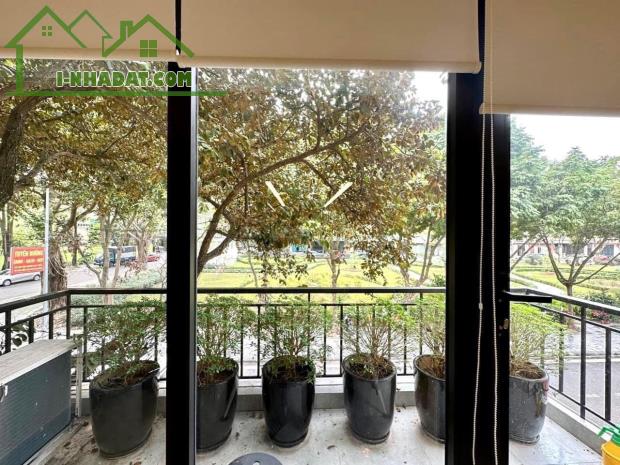 CỰC HIẾM PHỐ TRẠM CỔ LINH 80M2 VỈA HÈ ĐÁ BÓNG VIEW VƯỜN HOA OTO THANG MÁY.19,5 TỶ - 2