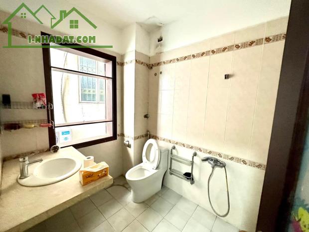 CỰC HIẾM PHỐ TRẠM CỔ LINH 80M2 VỈA HÈ ĐÁ BÓNG VIEW VƯỜN HOA OTO THANG MÁY.19,5 TỶ