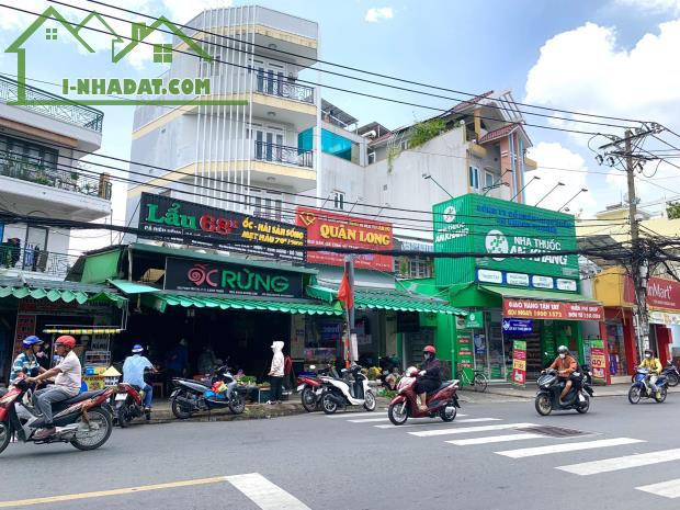 SÁT MẶT TIỀN ĐƯỜNG NGUYỄN XÍ - XE HƠI VÀO NHÀ - NGANG HƠN 6M.