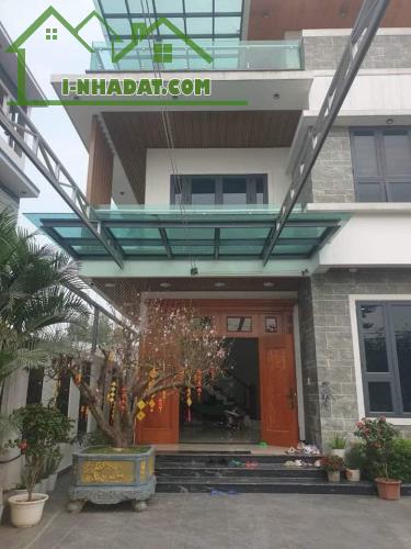 Bán biệt thự 3 tầng siêu đẹp ngõ đường Lê VIết Thuật gần Hồ Điều Hòa phường Hưng Lộc - 1