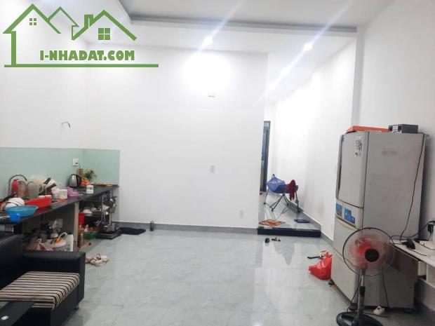 VỠ NỢ BÁN GẤP CĂN NHÀ 100M2 SÁT TRƯỜNG HỌC VÀ KHU CÔNG NGHIỆP LỚN SỐ 1 BÌNH DƯƠNG - 3