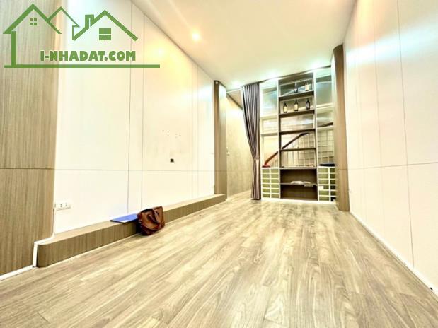 Bán nhà Ngõ Thống Nhất – Đại La 100m2* 5 tầng, MT 3.5 m, giá 7.65 tỷ