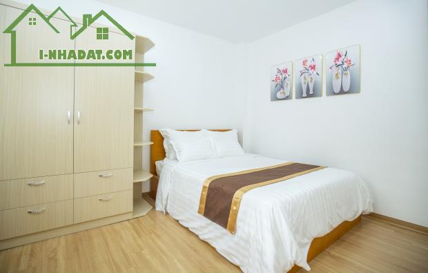 Căn hộ 1 ngủ - 60m2 cho thuê phố Linh Lang, view đẹp, nội thất mớ - 3