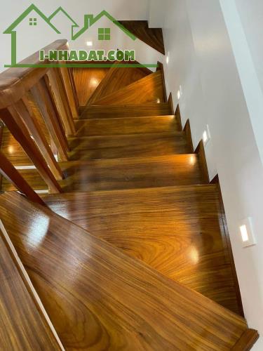 Bán nhà Ngã Tư Canh, Xuân Phương, phố Trịnh Văn Bô xây 5 Tầng, 3p ngủ giá 4.8 tỷ
